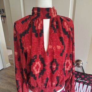 Red and Black Patterned Women's Top Size L